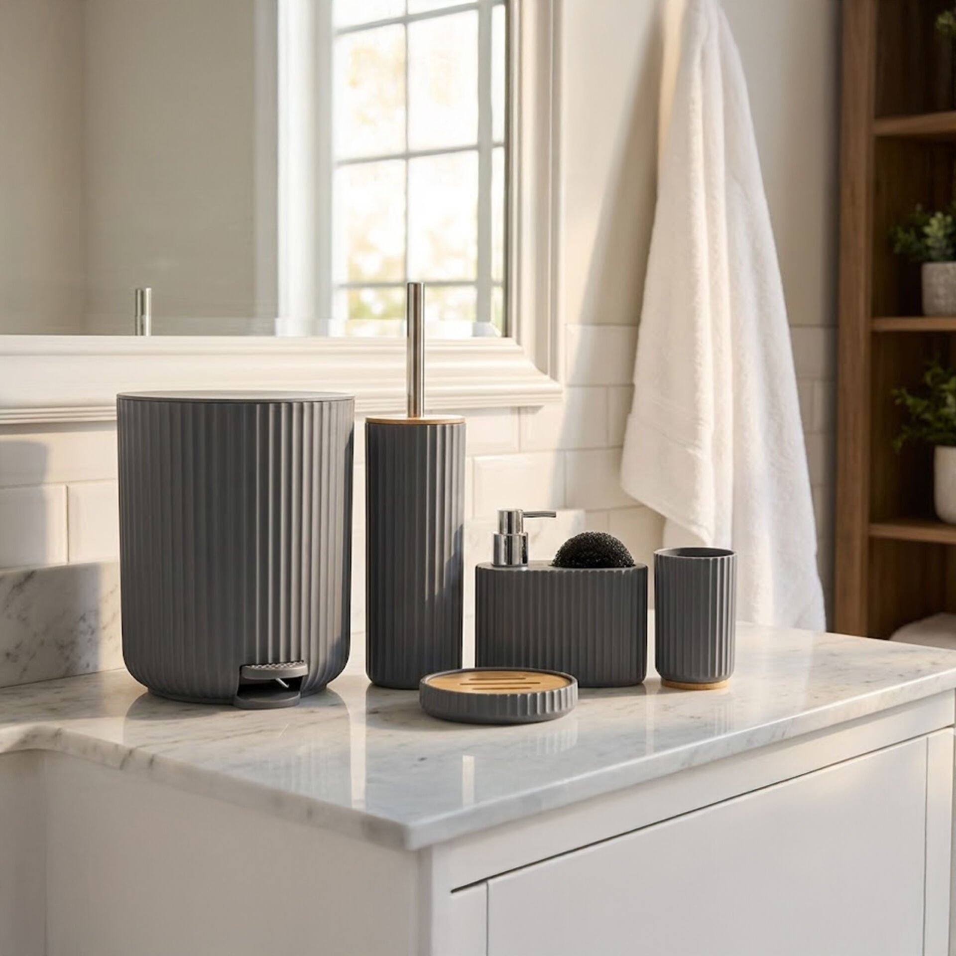 Modern Çizgili Banyo Aksesuar Seti 5 Parça Gri
