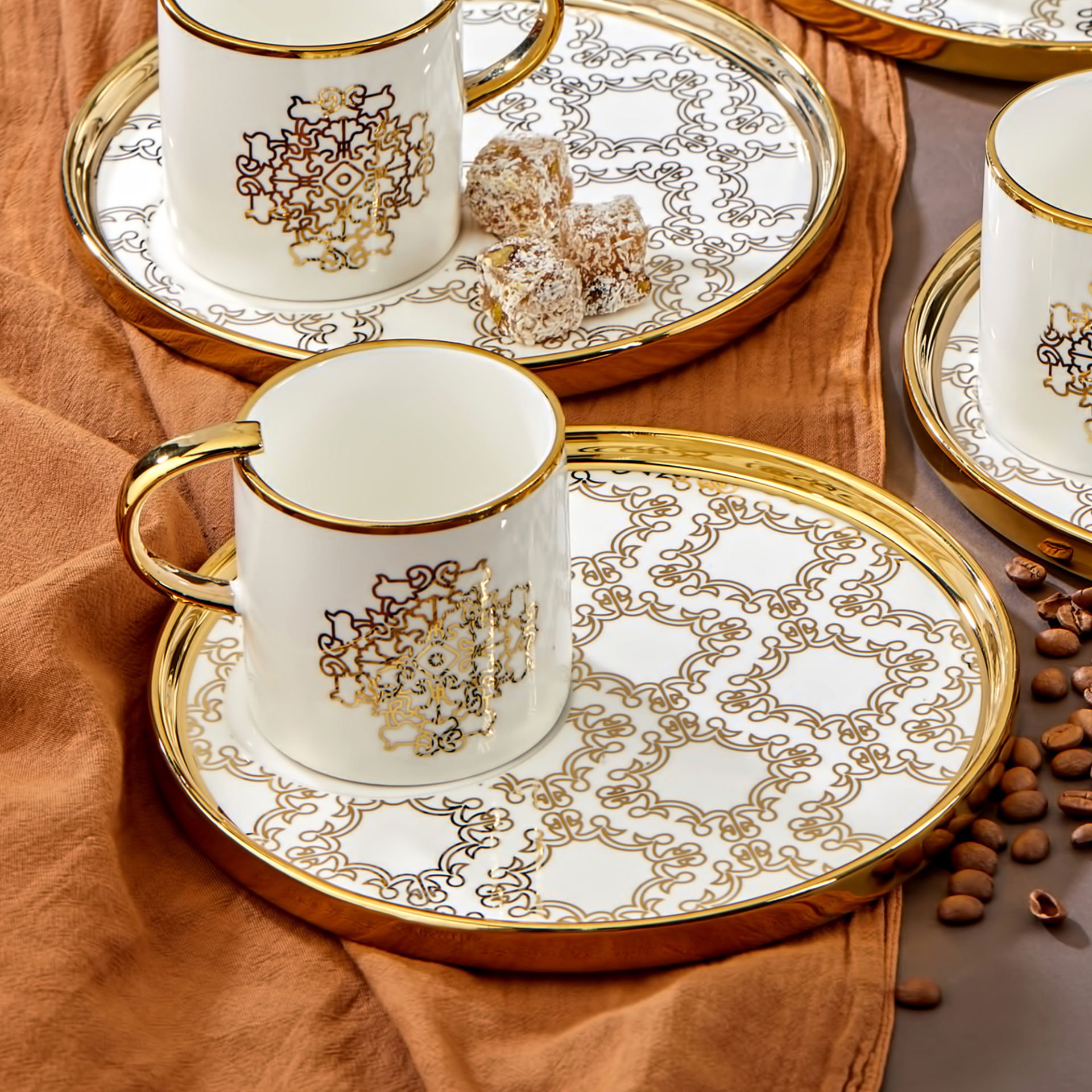 Carmen 6 Kişilik Porselen Gold Detaylı Otantik Desenli Kahve Fincan ...