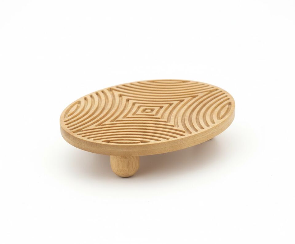 Bambu Ahşap Sunum Tepsisi Geometrik Desenli Ayaklı Servis Tabağı