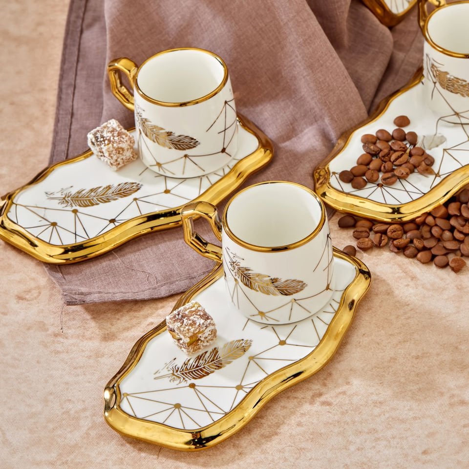 Carmen 6 Kişilik Porselen Gold Detaylı Tüy Desenli Sunumlu Çay  Fincan Takımı
