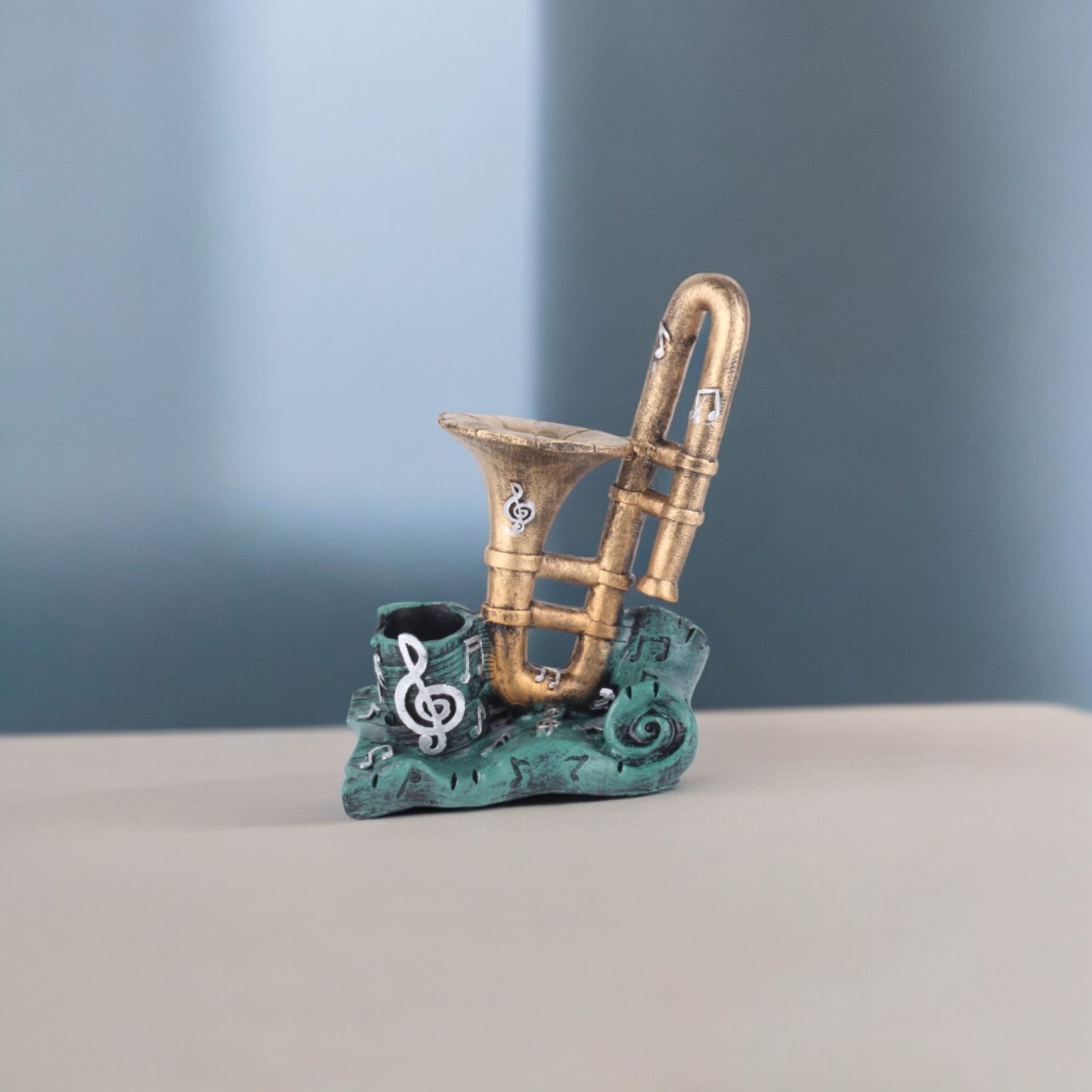 Polyester Dekoratif Masa üstü Trompet Hediyelik Biblo