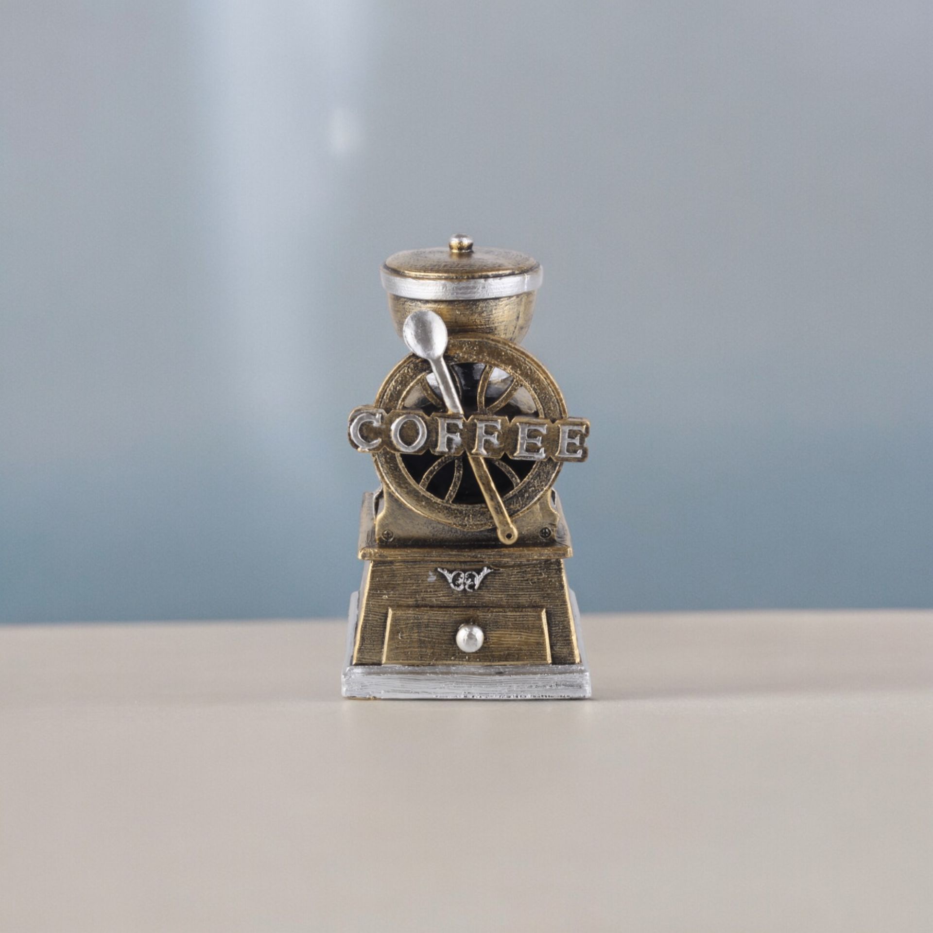 Royal Polyester Eşya Antika Kahve Değirmeni