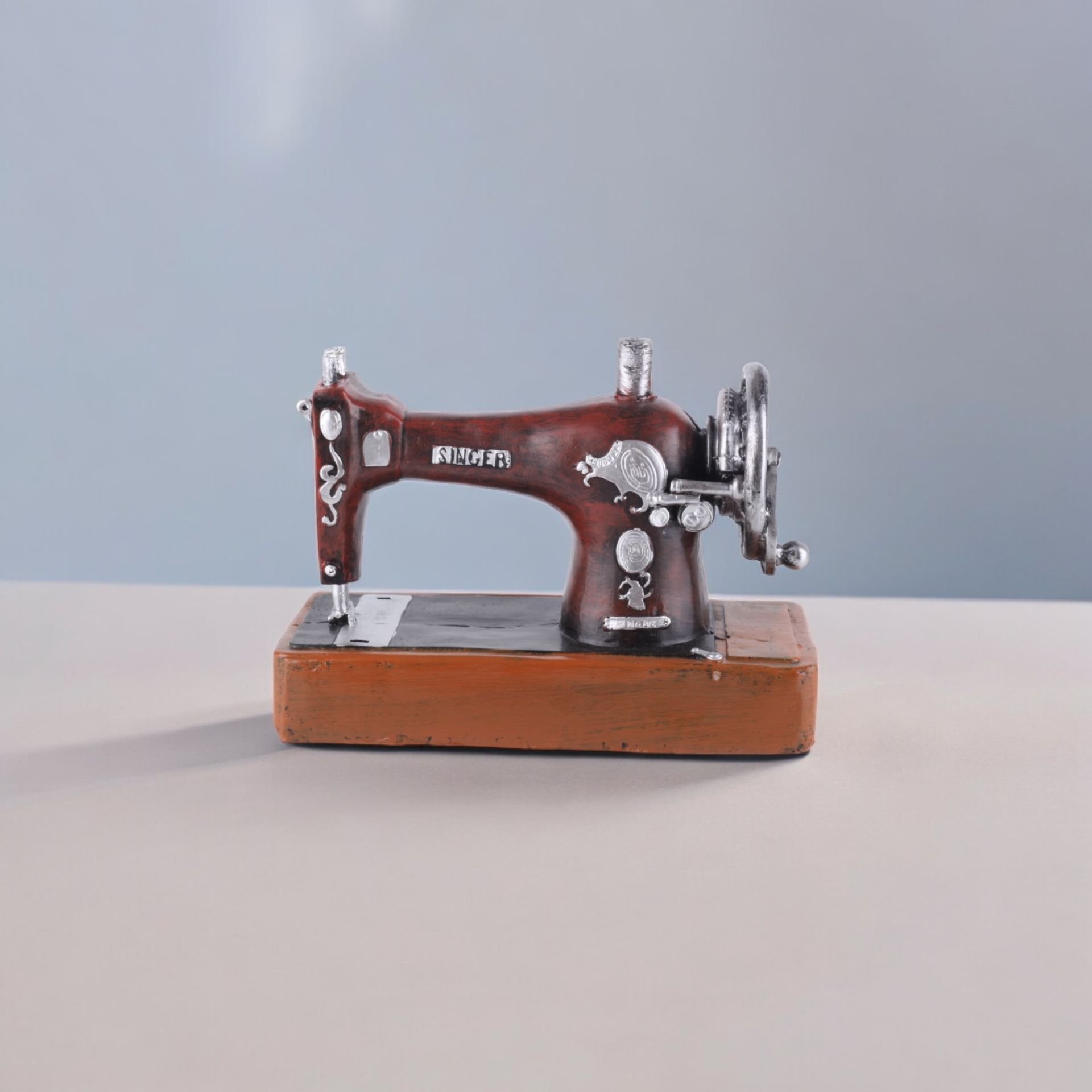 Vintage Retro Dikiş Makinesi Dekoratif Biblosu