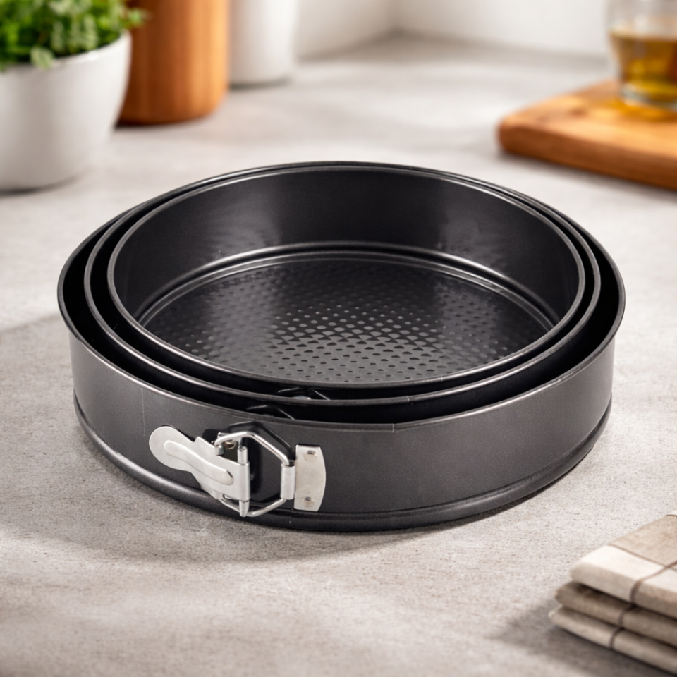 3'lü Siyah Karbon Çelik Kelepçeli Yanmaz Yapışmaz Yuvarlak Kek Kalıbı Seti