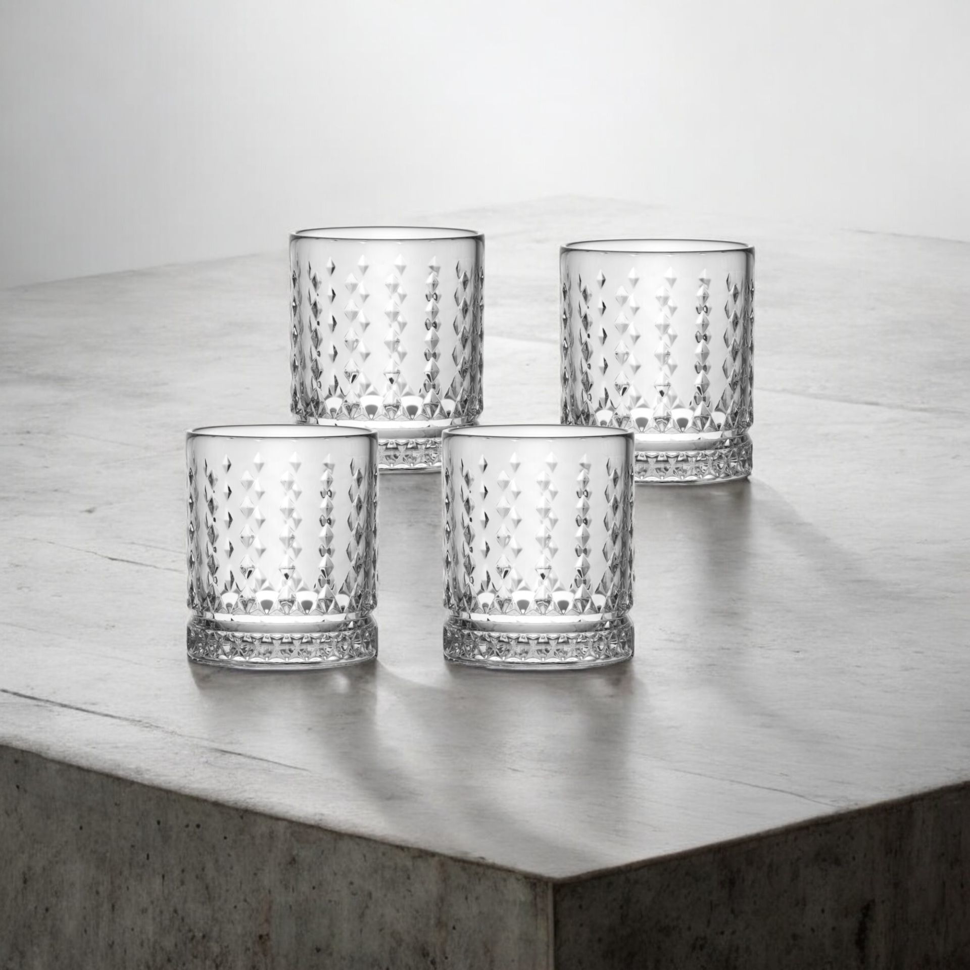 Bianca 4'lü Kristal Desenli Cam Meşrubat Bardağı Seti 222 ml- Şık ve Kullanışlı