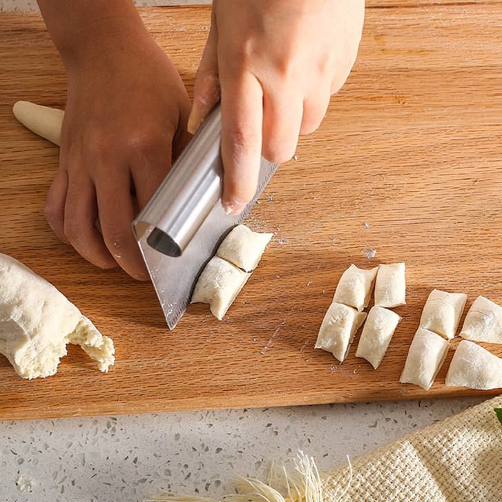 Rocco Ölçülü Paslanmaz Lüks Çelik Hamur Kesme Aparatı Çelik Kesici Kazıyıcı Pasta Kek Spatula