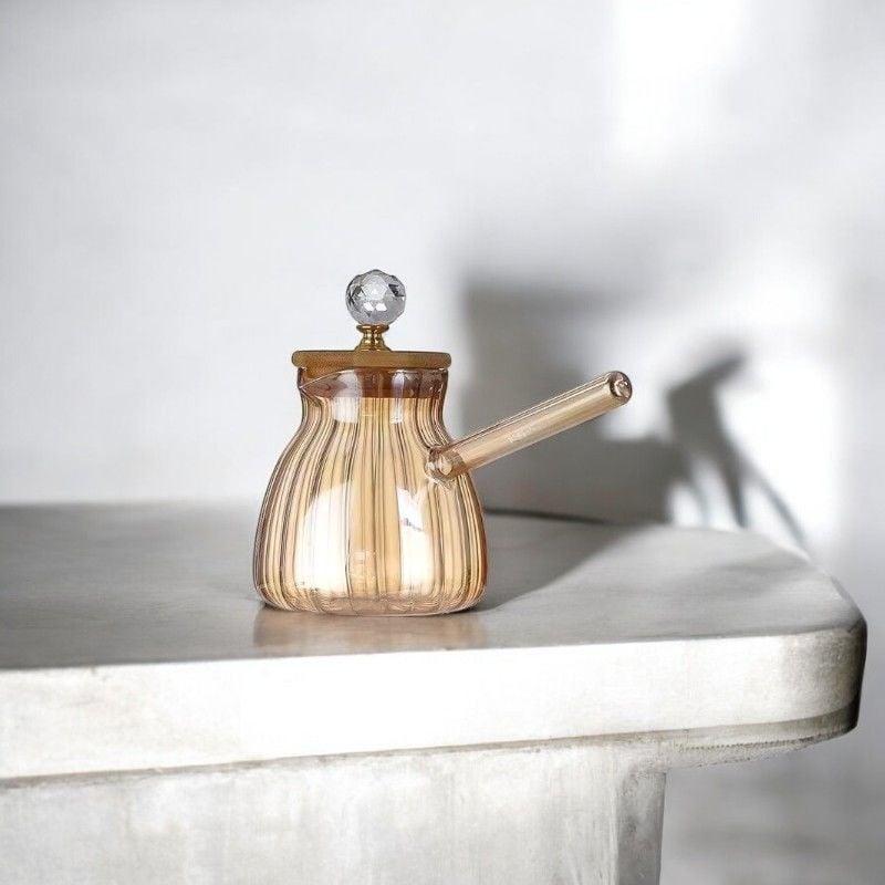 Ahşap Kapaklı ve Kristal Topuzlu Isıya Dayanıklı Borosilikat Sarı Cam Cezve