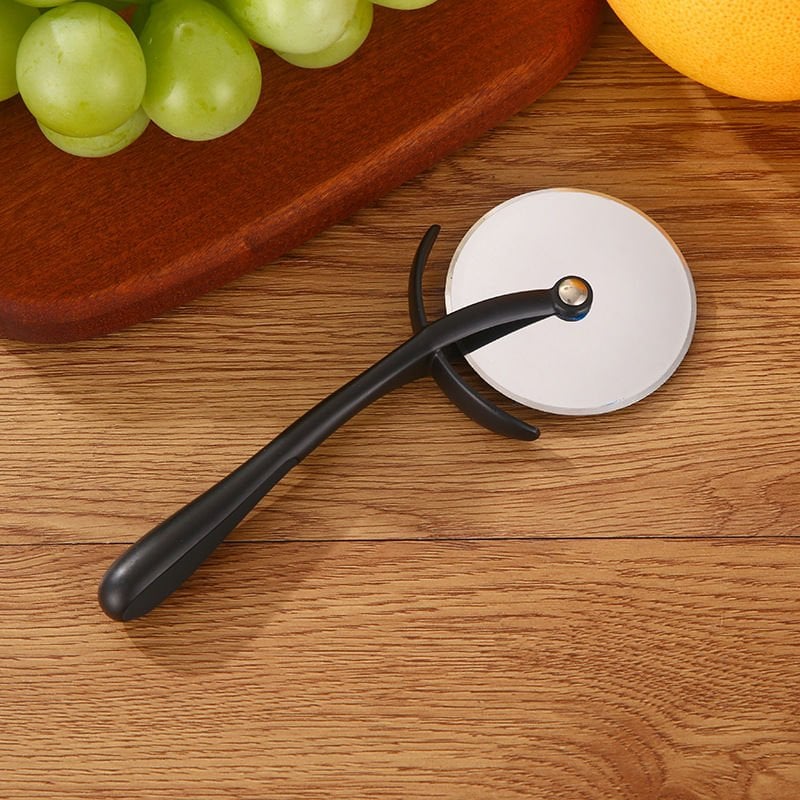 Paslanmaz Çelik Pizza Kesici – Ergonomik Saplı Pratik Döner Bıçak Aparatı