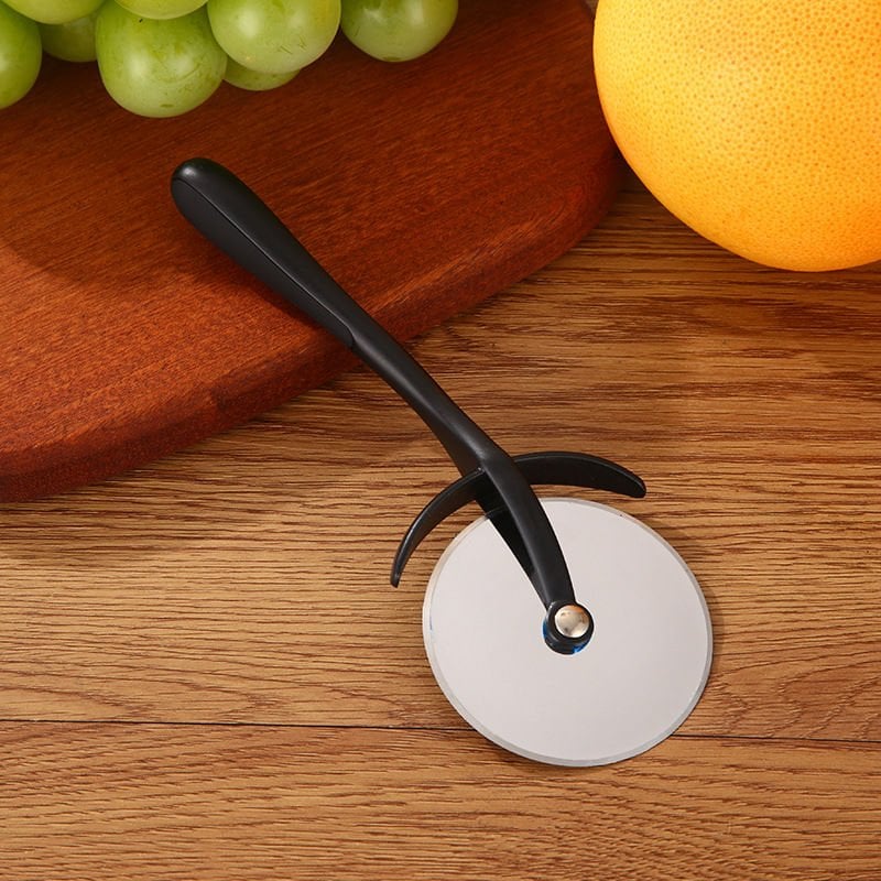 Paslanmaz Çelik Pizza Kesici – Ergonomik Saplı Pratik Döner Bıçak Aparatı