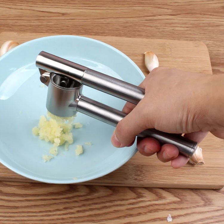 Paslanmaz Çelik Sarımsak Ezici – Dayanıklı ve Pratik Mutfak Yardımcı Aparatı